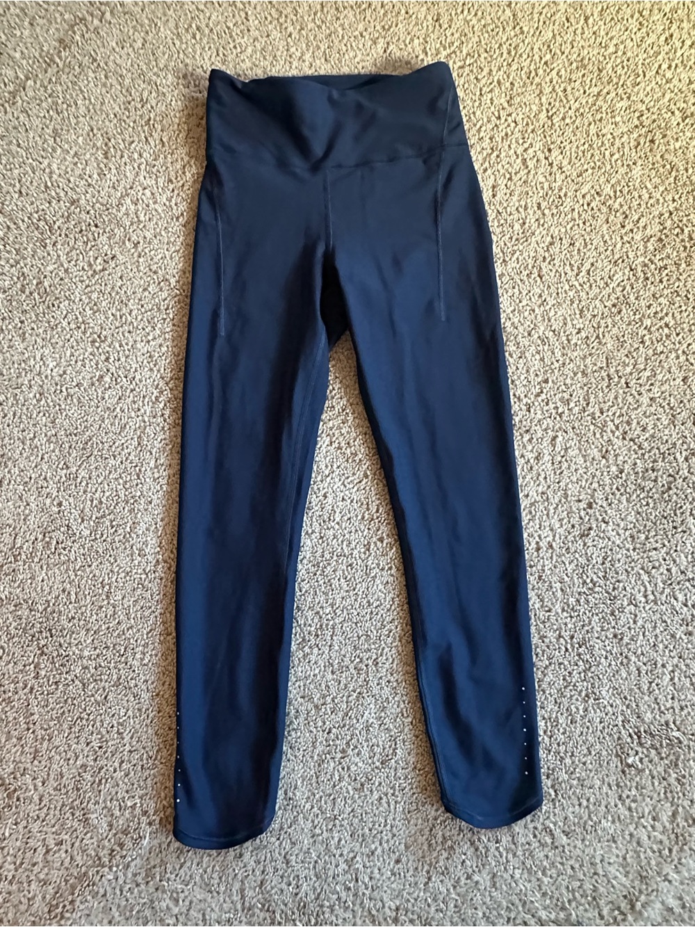 Athleta Navy Pacesetter 7/8 Tight Leggings.